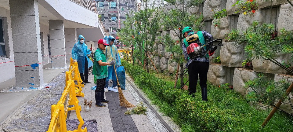 안산시 백운동 새마을회, 백운동 청사 주변 제초작업