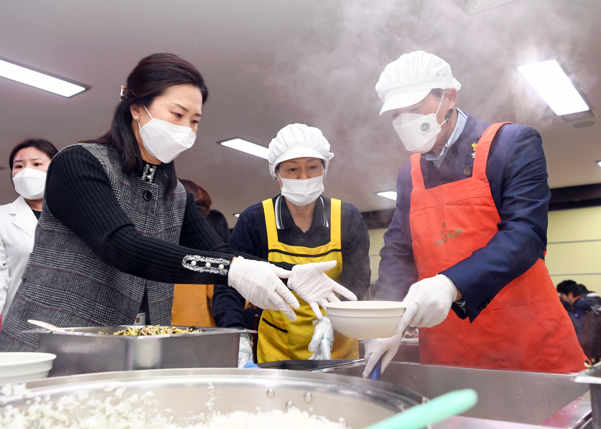 안산시, 신축년 힘찬 출발 다짐…시무식 대신 ‘떡국 나눔’