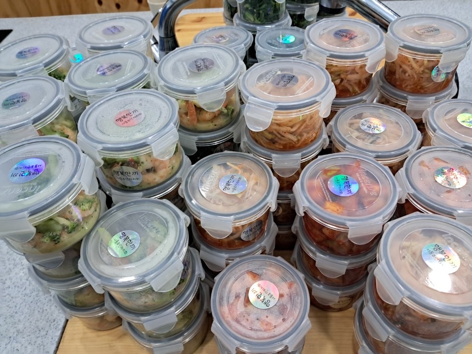 안산시 사동 주민자치회·행복마을관리소, ‘행복한끼’반찬 배달