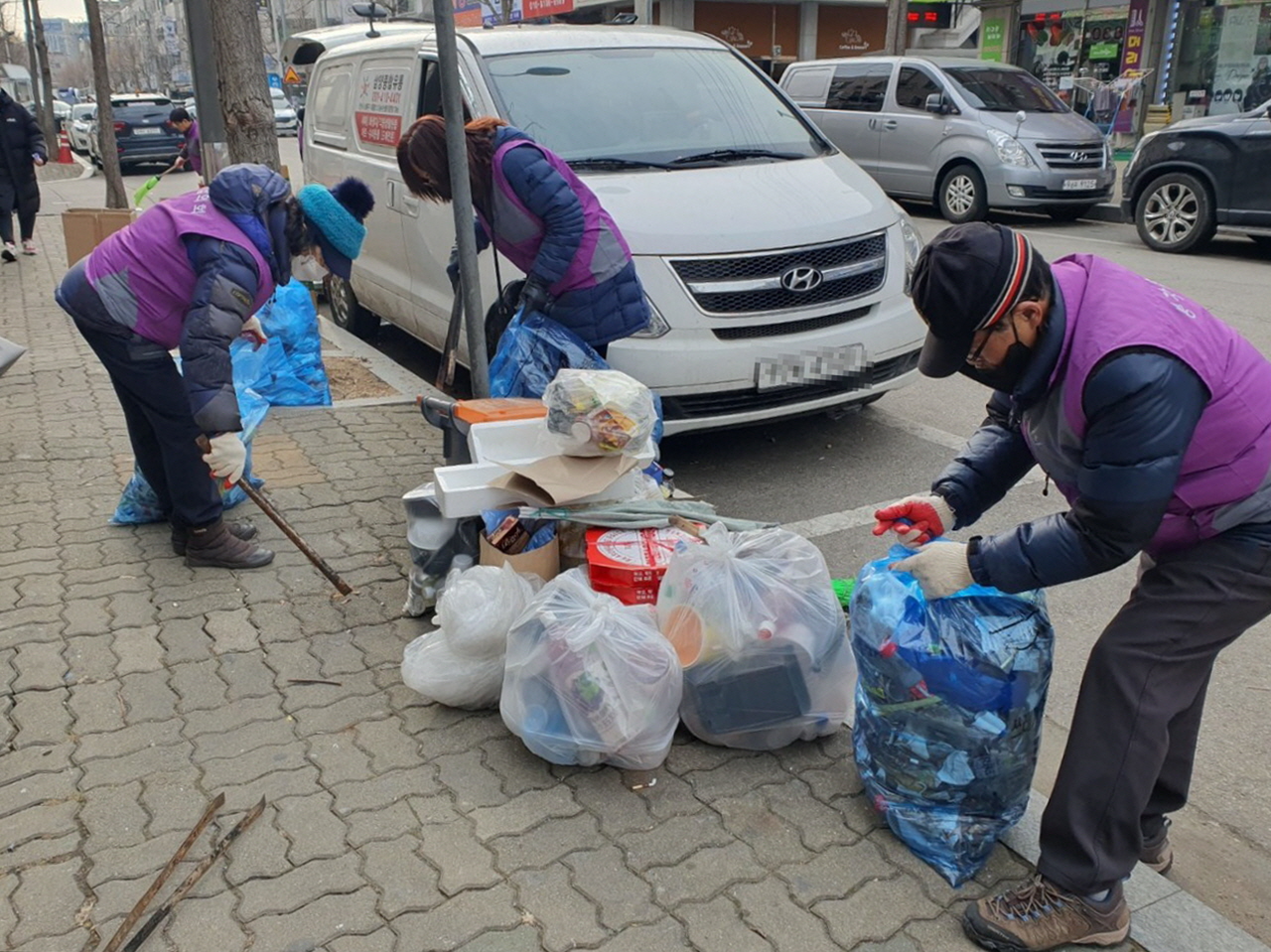 안산시 이동 통장협의회, 설맞이 환경정화활동 펼쳐