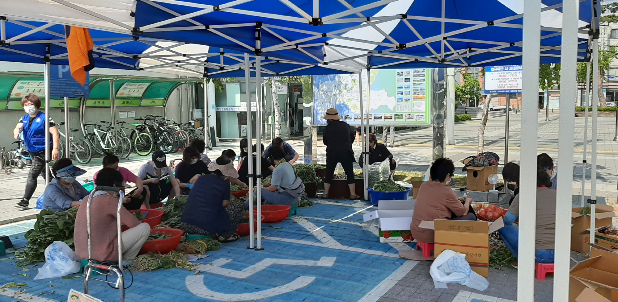 본오1동 바르게살기위원회, 열무김치 취약계층에 전달