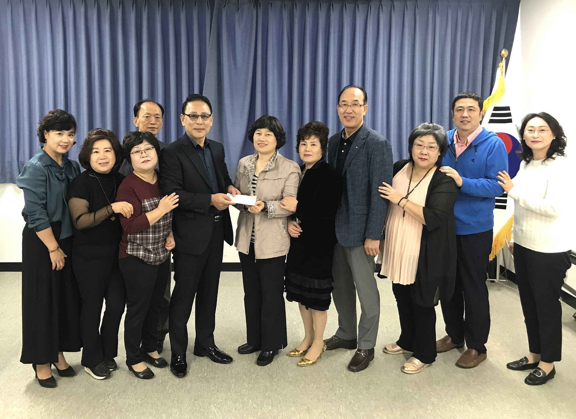 신길동 주민자치위원회, 프리마켓 수익금 기부