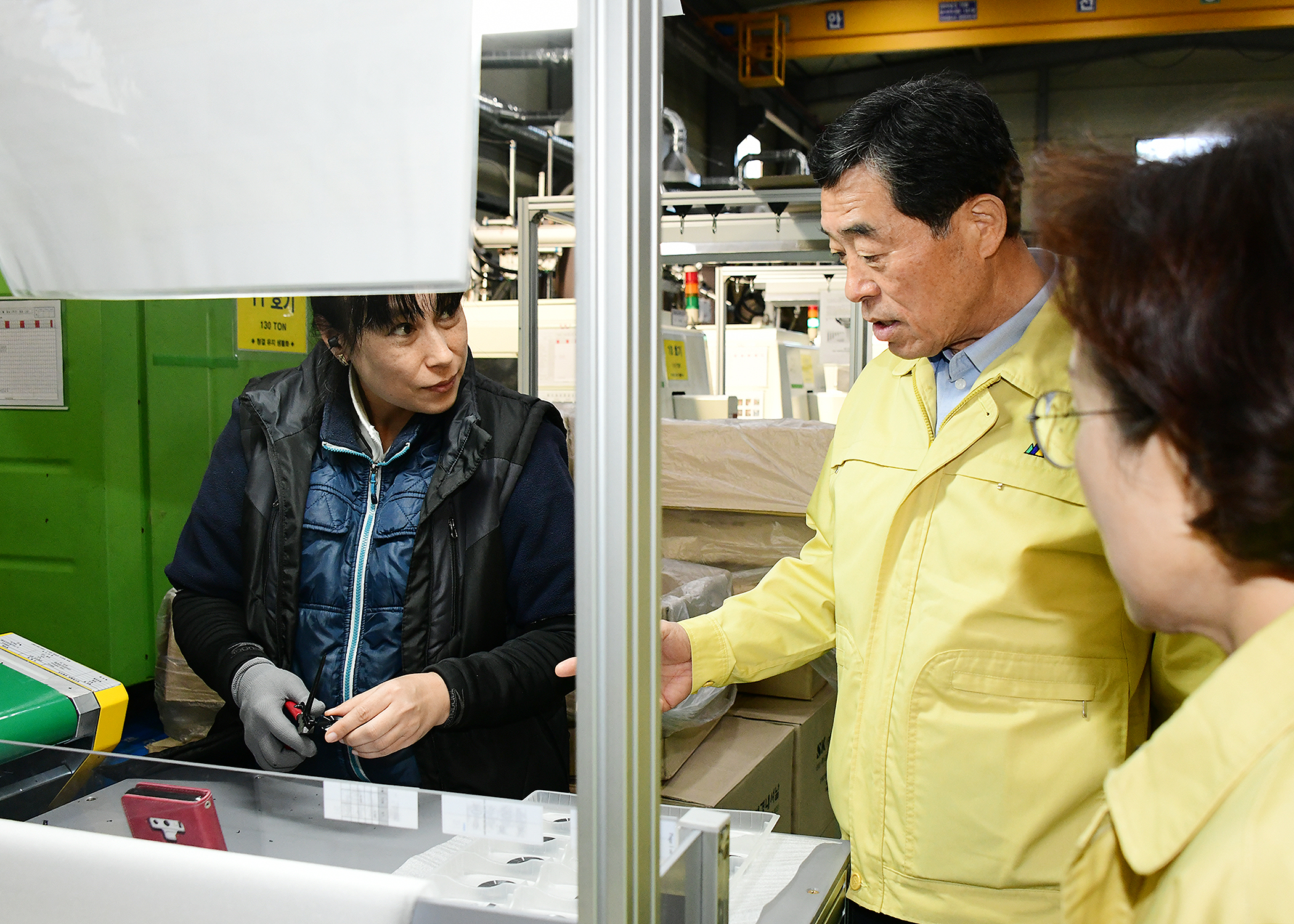 윤화섭 안산시장, 조명래 환경부장관과 함께 미세먼지 방지시설 설치 사업장 방문