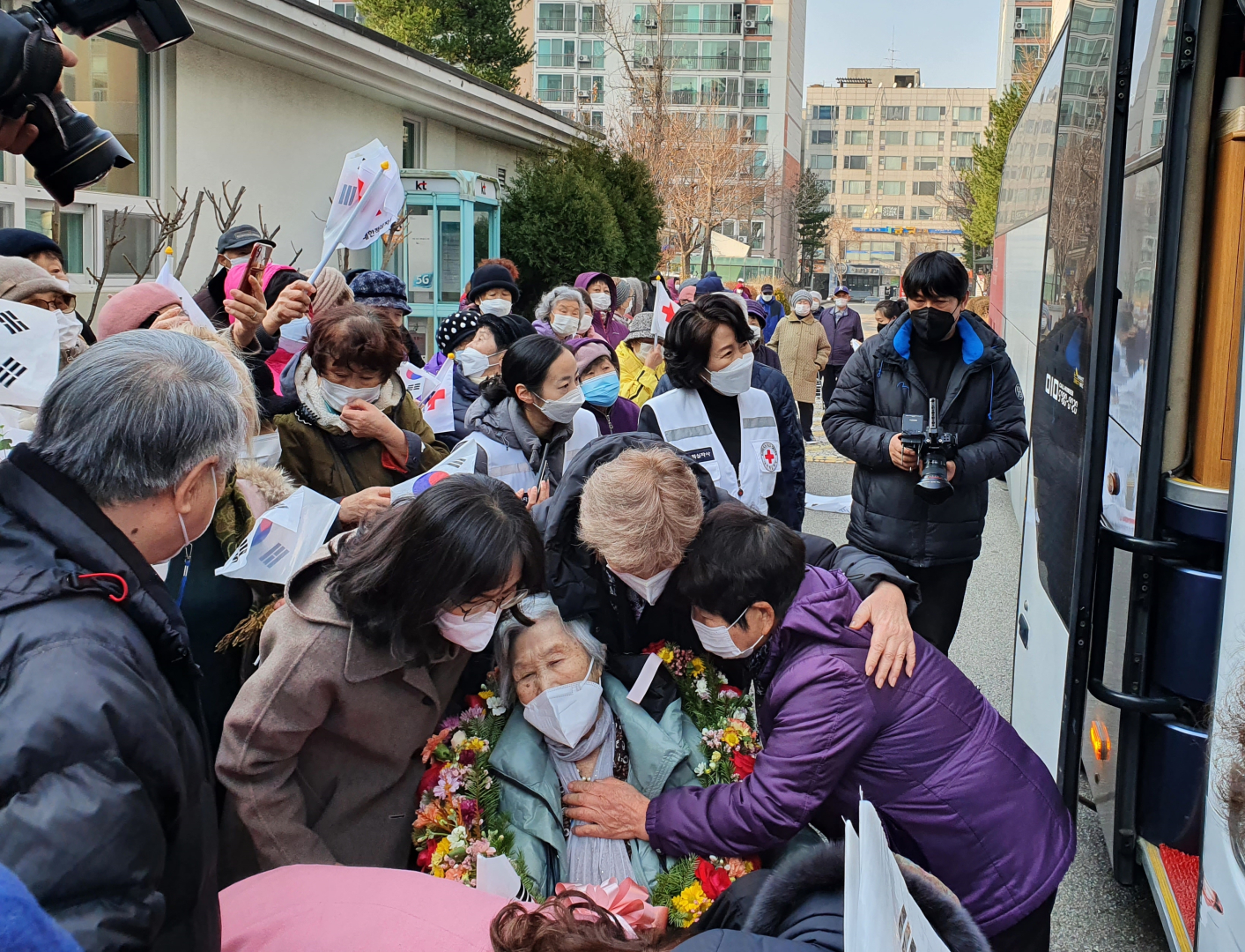 사할린동포들, 안산시에 가족과 함께 영구정착