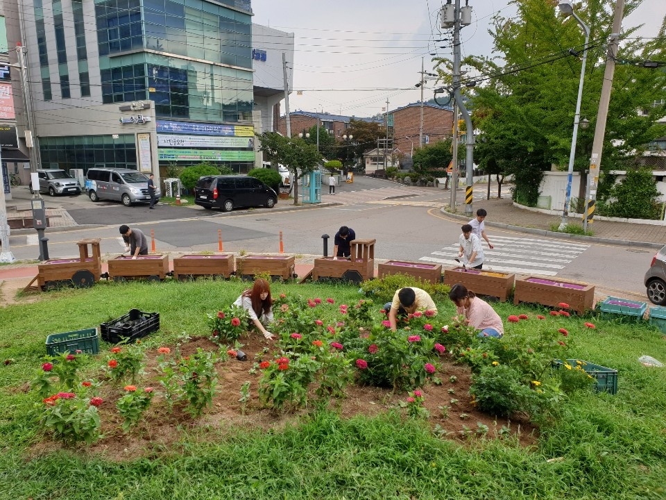 꽃향기 가득한 고잔동 만들기에 구슬땀