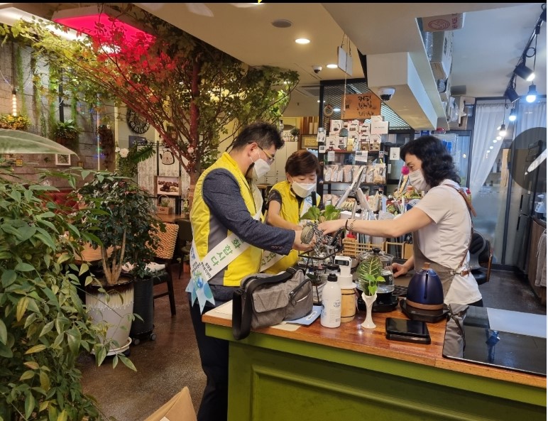 안산시 중앙동 주민자치위원회, “플라스틱 다이어트 함께해요”