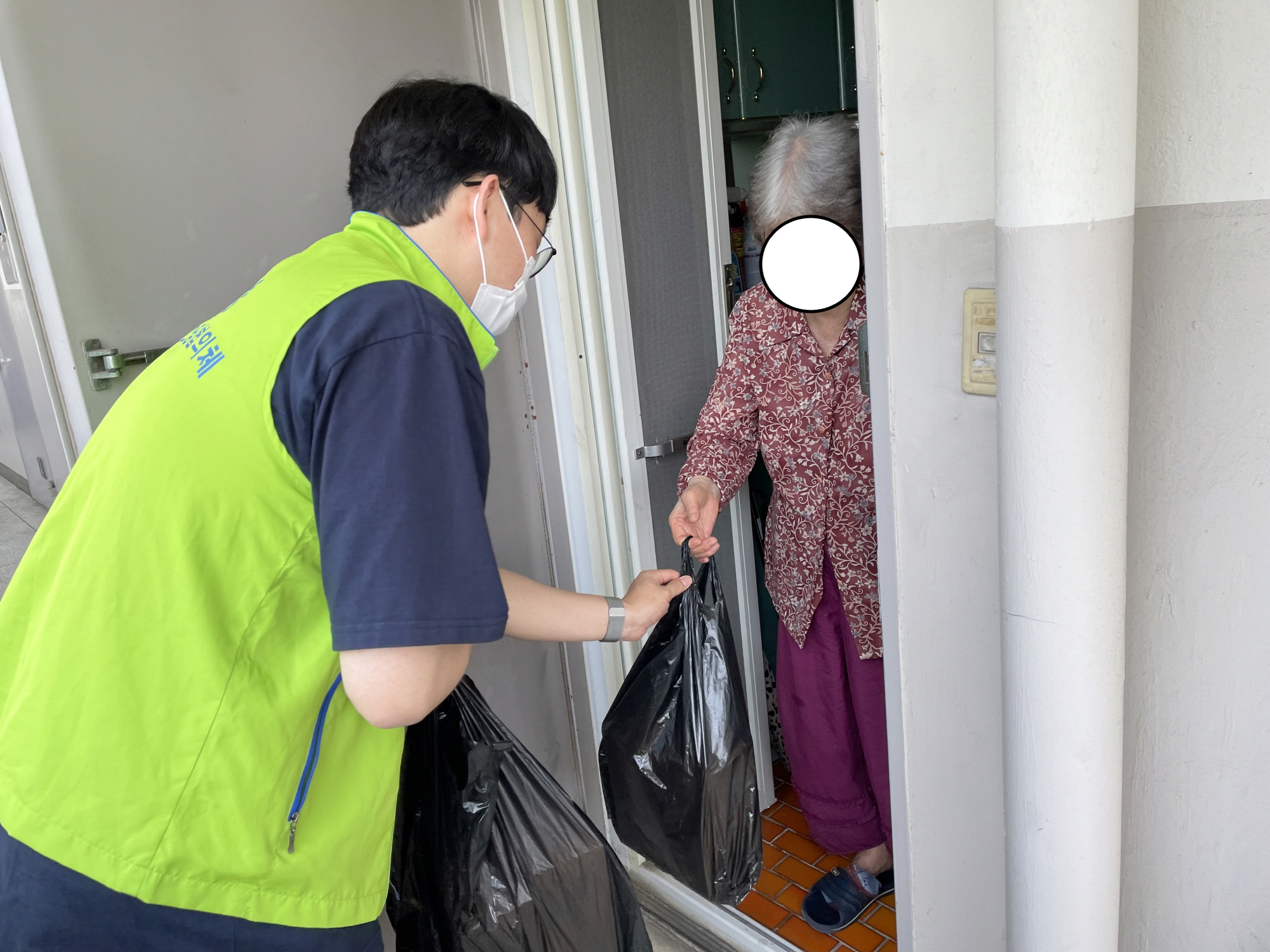 안산시 중앙동 지역사회보장협의체, 백신접종 어르신 모니터링