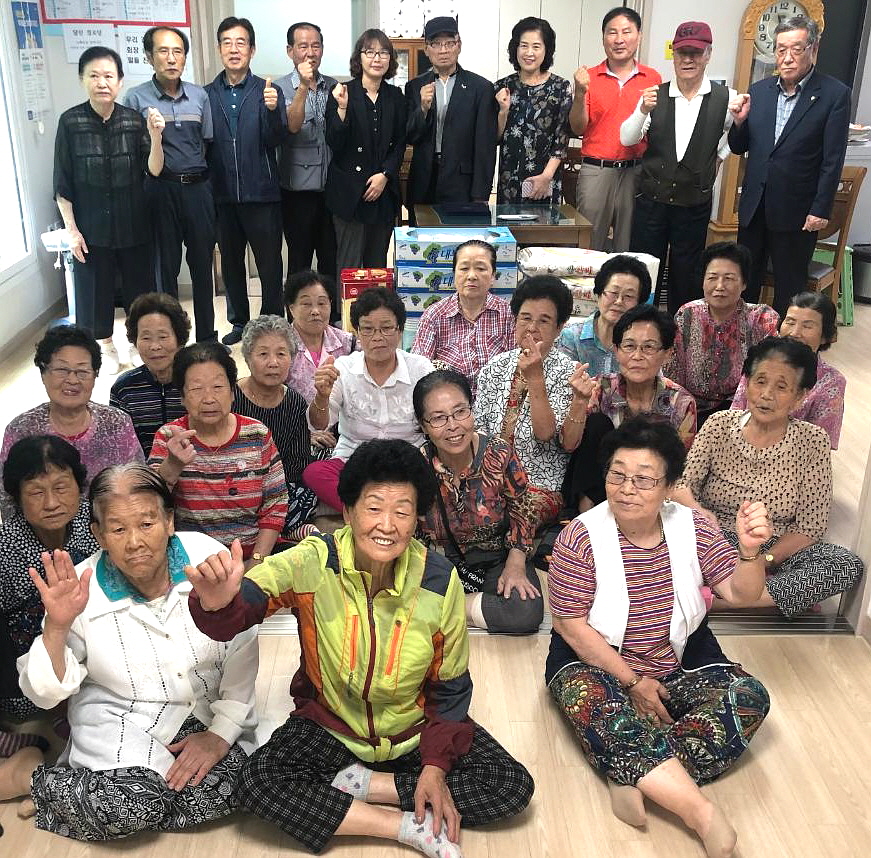 신휴연 대표, 선부3동 달산경로당에 쌀 후원