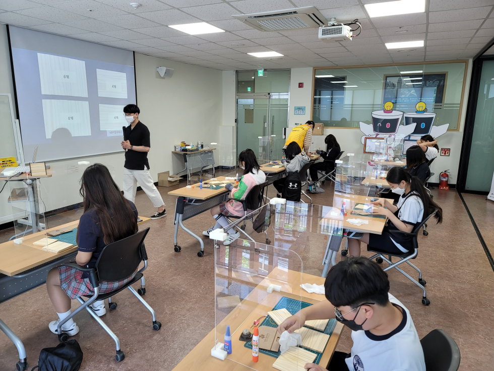 (재)안산시청소년재단, 메이커스페이스 ‘창작나래’…상상을 현실로 만들다!