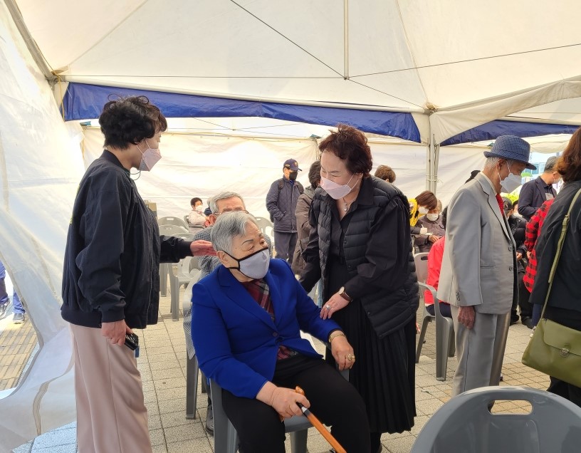 안산시 해양동 주민자치위원회, 어르신 백신접종 봉사활동