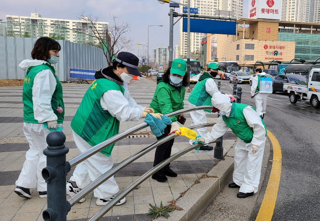 선부1동 새마을부녀회, 구석구석 코로나19 방역활동