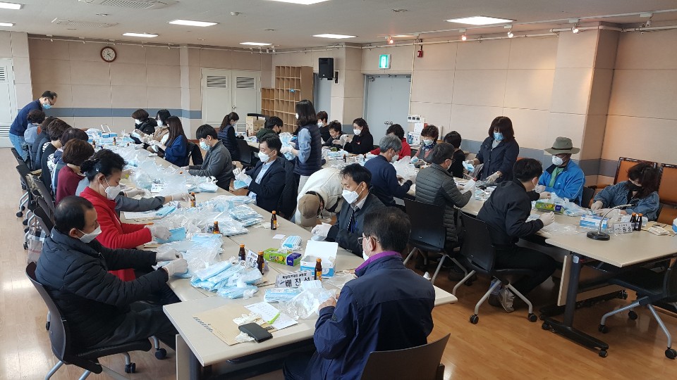안산동 코로나19 대응을 위한 어르신 마스크 배부