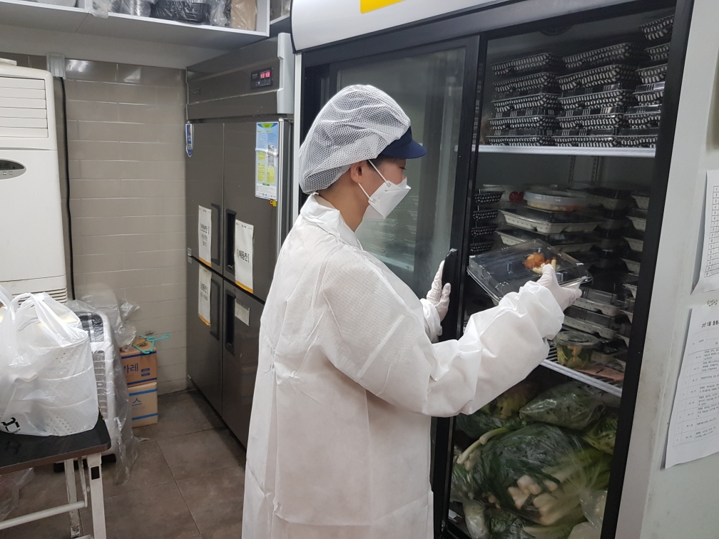 안산시, 어린이집 식중독 예방 주력… 집단급식소 합동 위생 점검 실시