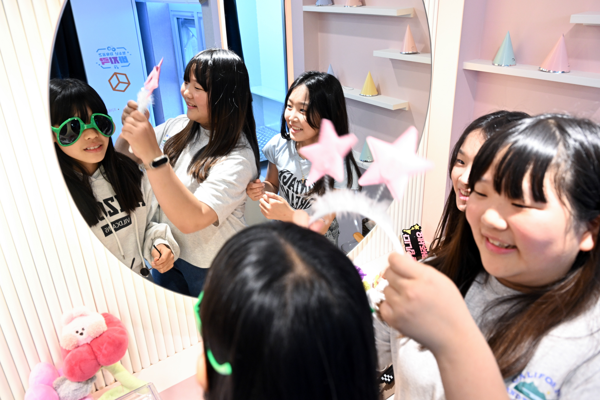 노래하고 사진 찍고… 안산시, 청소년 자유공간 1호점‘바지락’개소