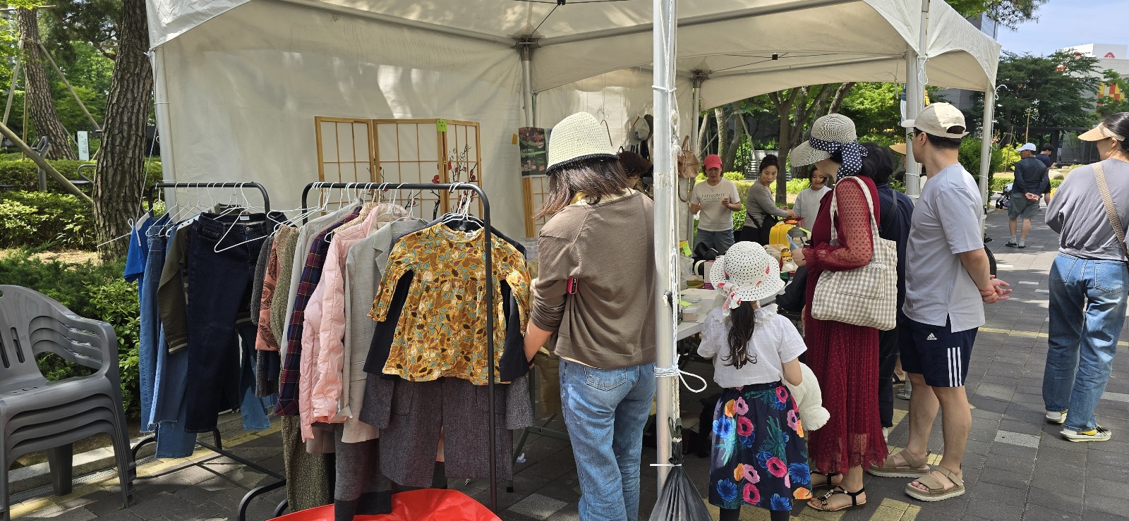 안산시 성포동 안산파크푸르지오아파트, 사랑의 후원품 전달