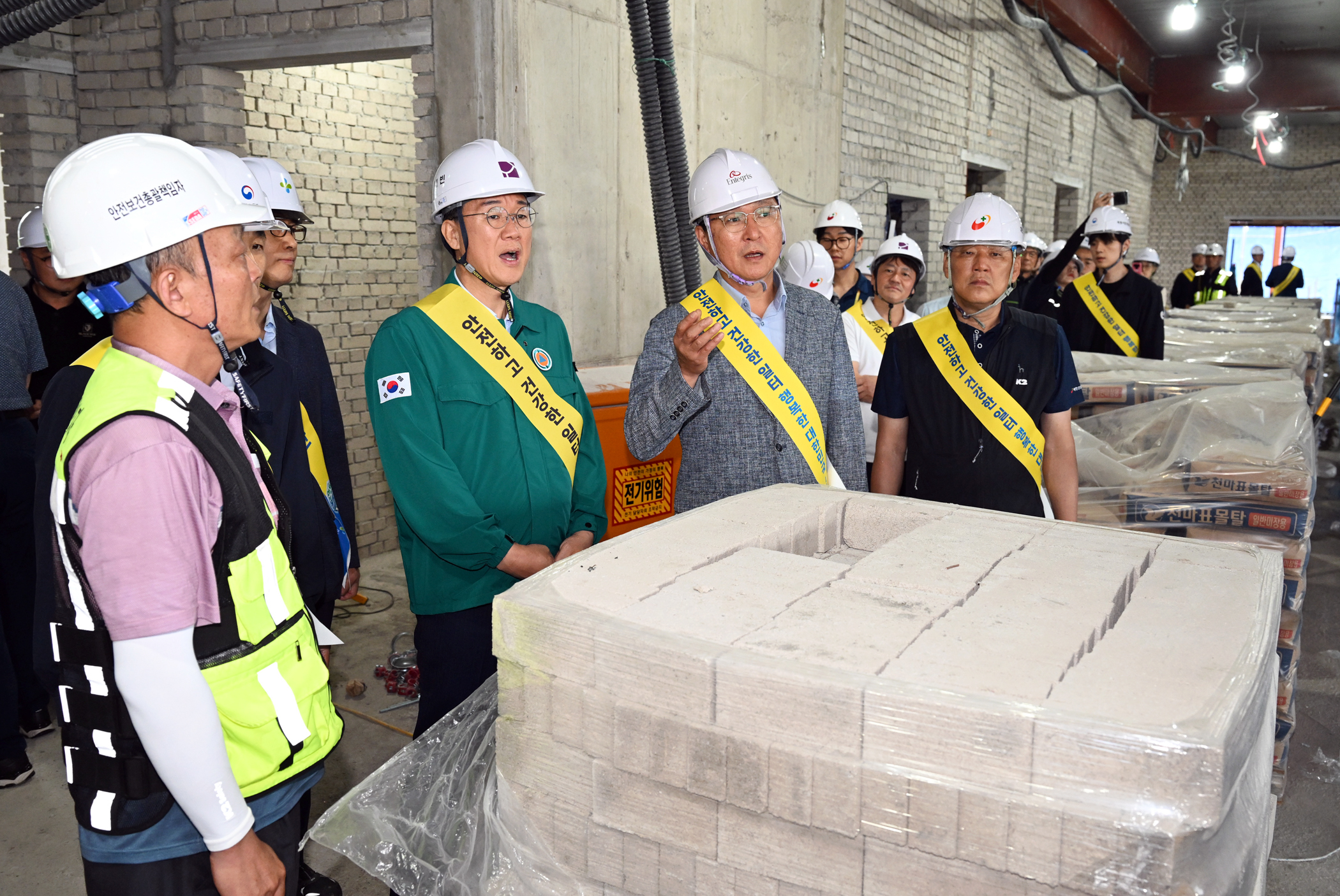 안산시, 인테그리스코리아 신축공사 현장서 온열질환 예방 캠페인 벌여