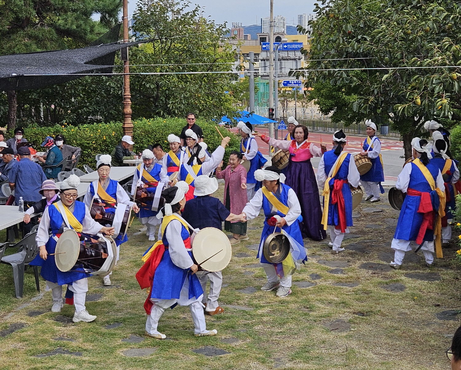 안산시 사동, 제28회 노인의 날 기념 경로잔치 성황리 개최