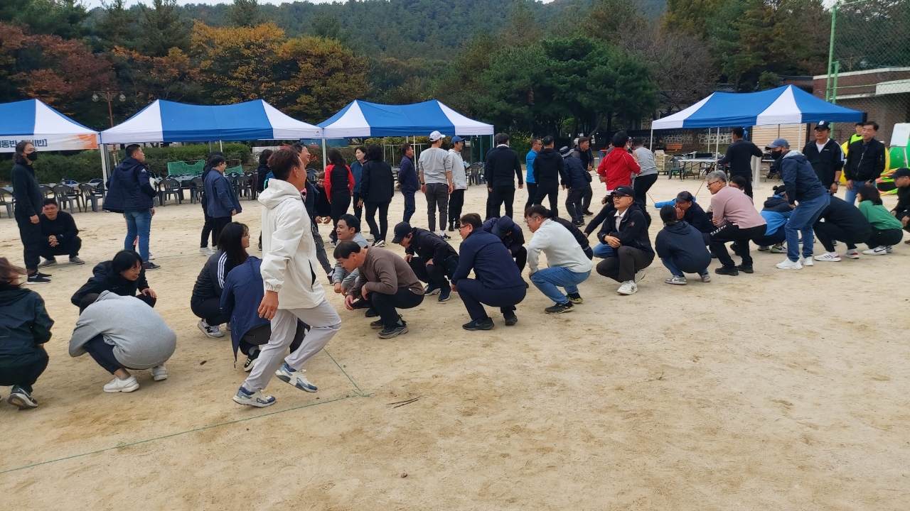 안산시, 환경 공무직 한마음 체육대회 개최… 직원 화합 다져