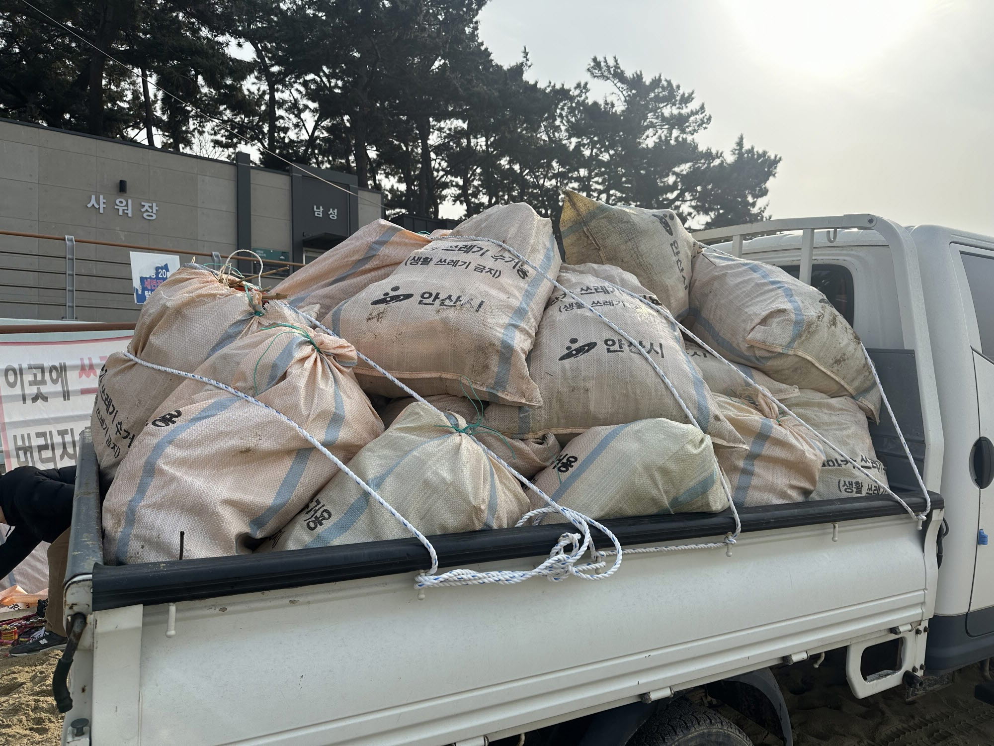 안산시, 깨끗한 대부도 해변을 위한 연안 정화 활동 지속 추진