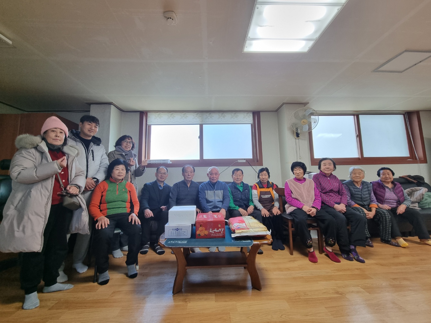 안산시 신길동, 설맞이 경로당 선물꾸러미 전달