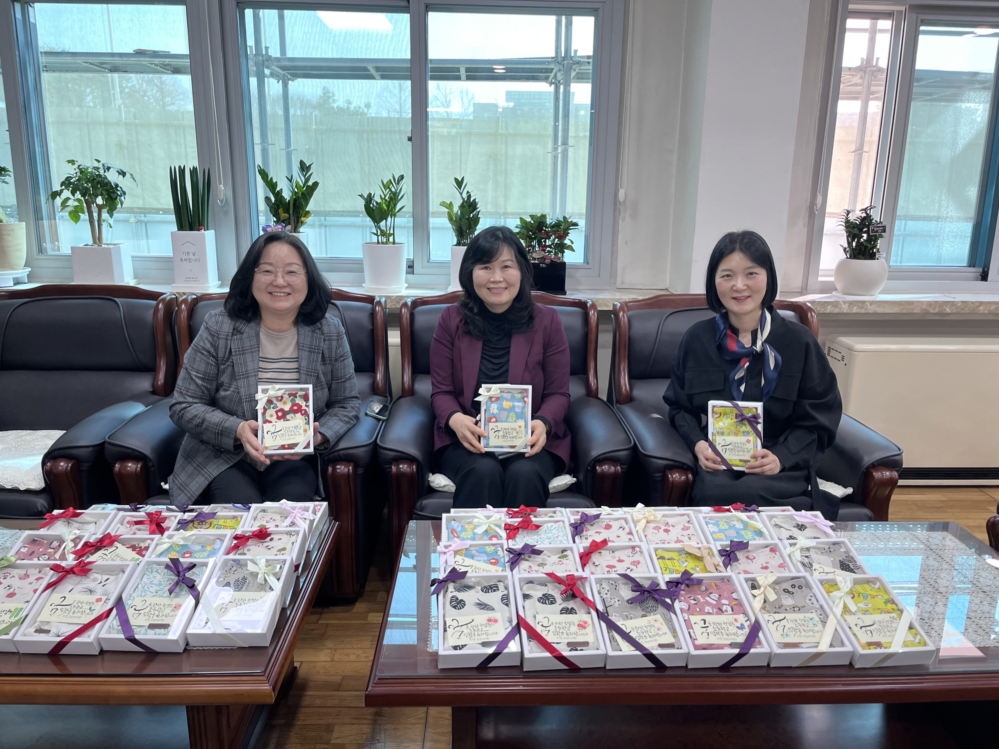 안산시 사동, 주민자치회 관내 초등학교에 입학선물 전달