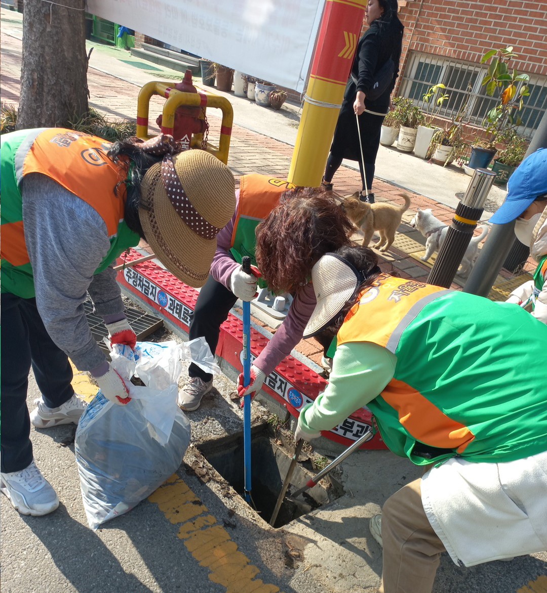 안산시 해양동 자율방재단, 빗물받이 및 배수로 정비