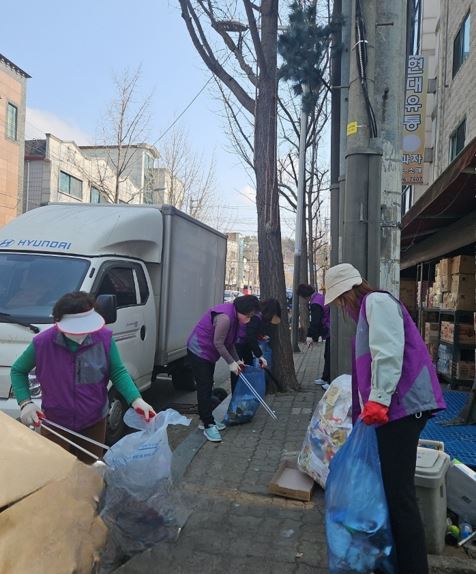 안산시 이동 통장협의회, 봄맞이 봄꽃 식재 및 환경정화 활동