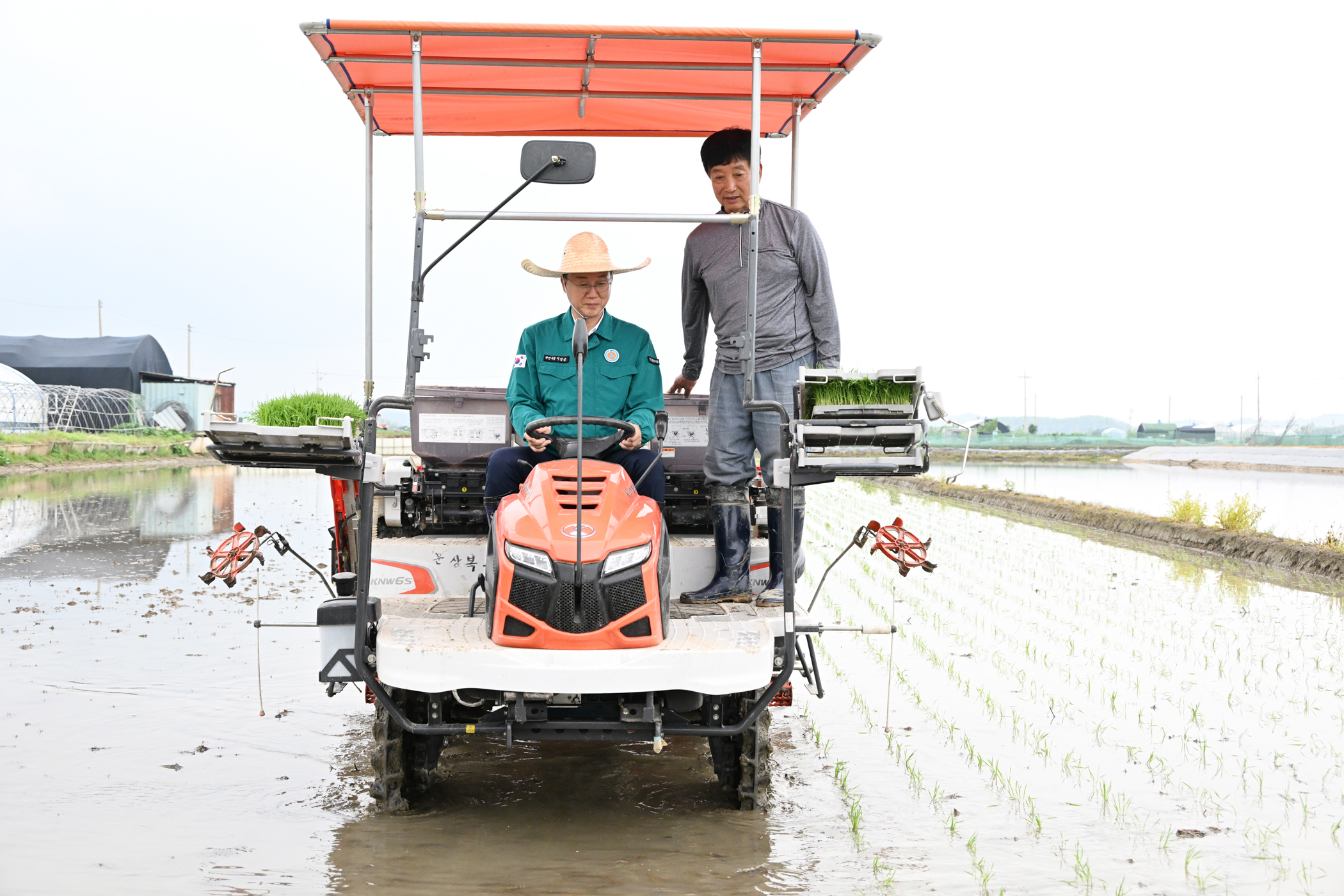 안산시, 풍년을 기원하는 고품질 안산 쌀 모내기 행사 개최