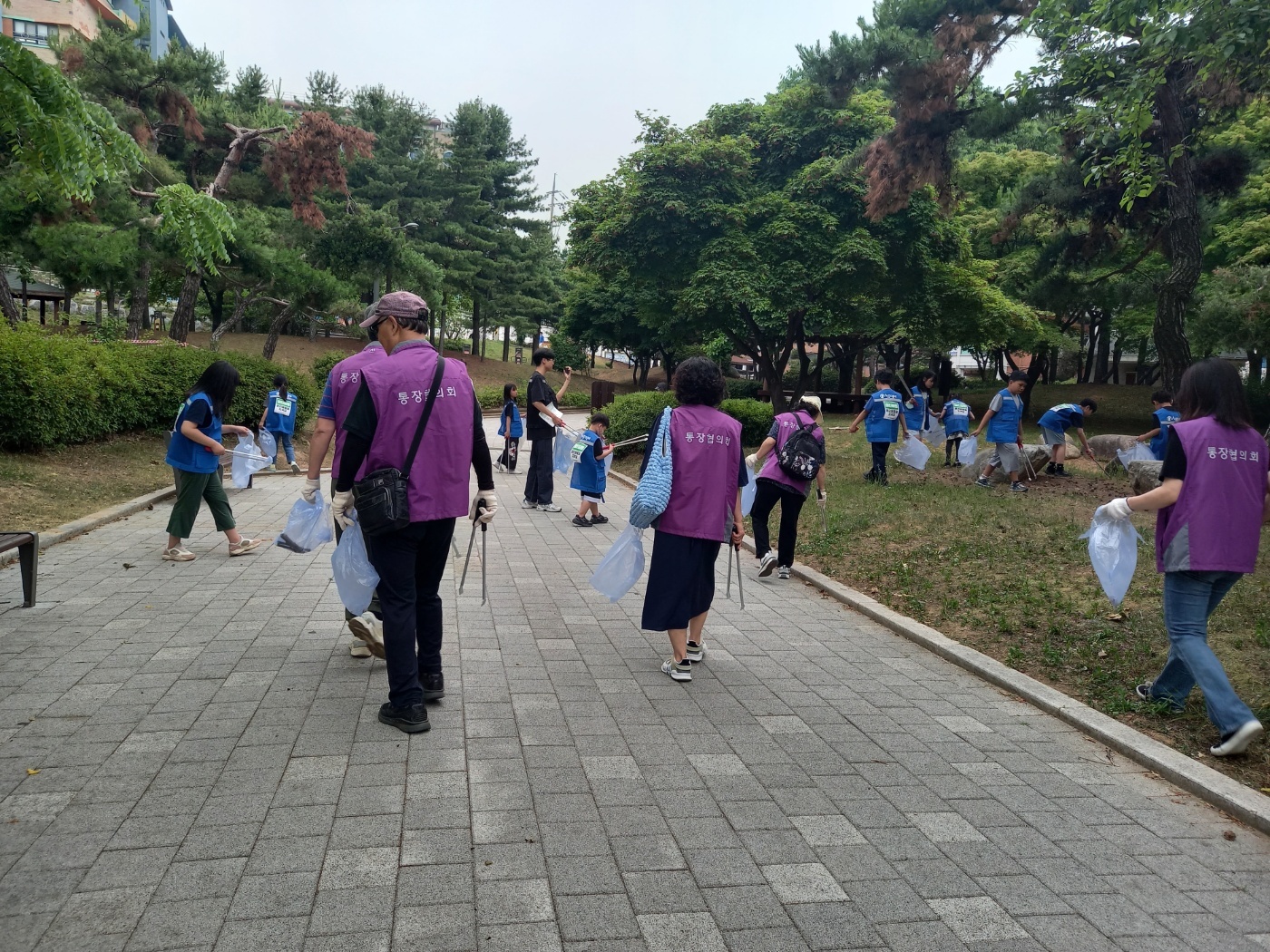 안산시 일동 통장협의회, 지역아동센터등 6개소에 후원금 전달