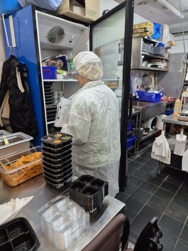 안산시, 배달 앱 등록 음식점 전수 위생 점검… 식중독 집중 관리