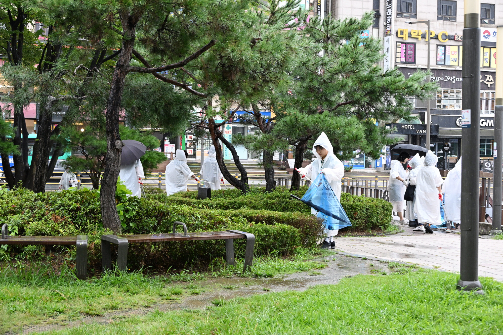 안산시 본오3동 직능단체, 주민과‘상록수마을 본오~ 클린데이’ 추진