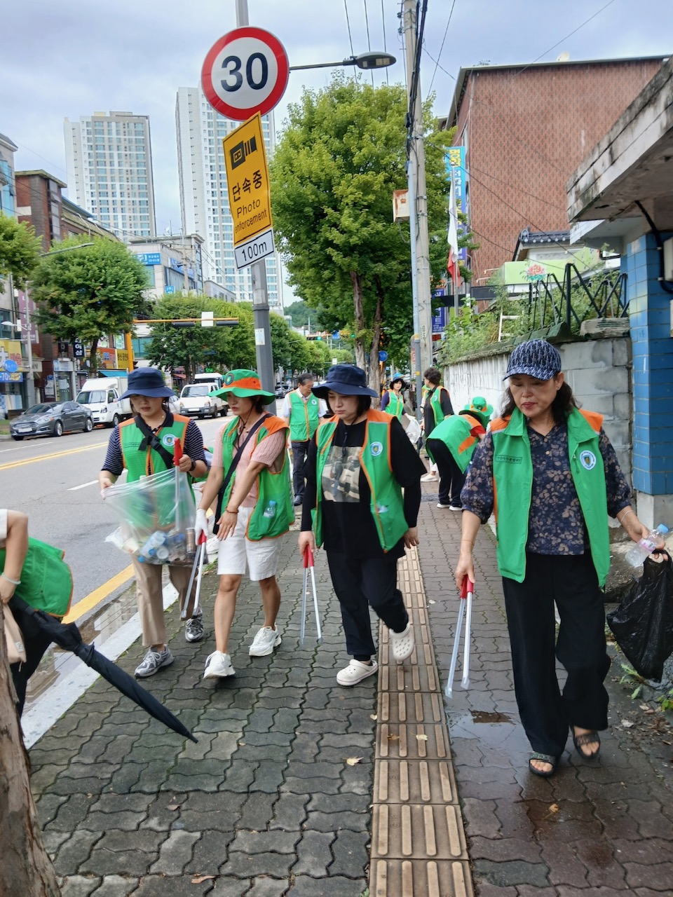안산시 자율방재단, 와동 일대서 대규모 환경정화 활동