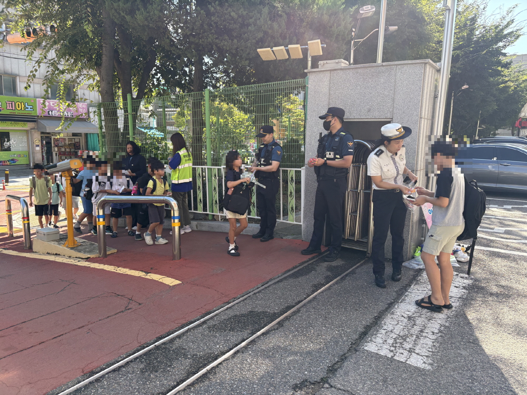 아동 안전 지킴이 17년, 안산시 로보캅순찰대 든든한 울타리