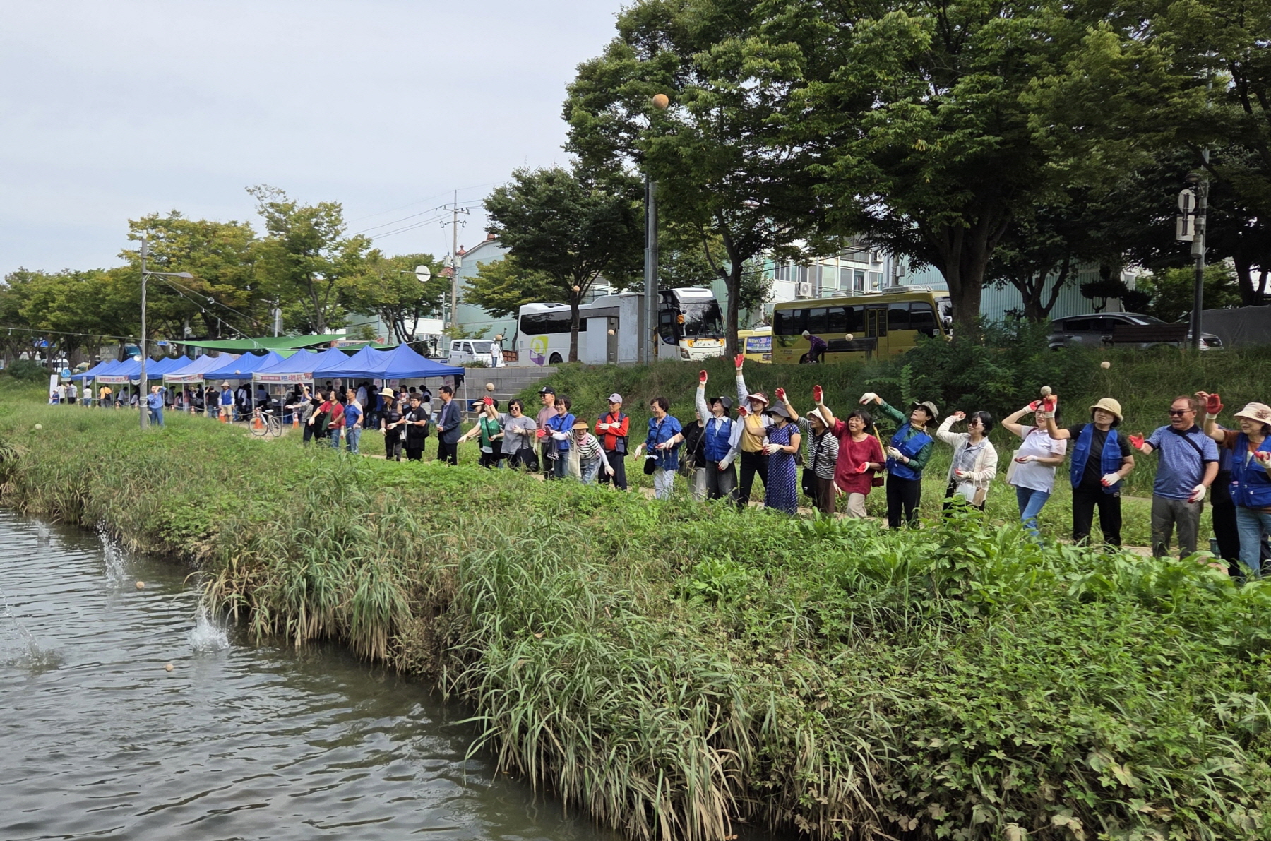 안산시 고잔동 주민자치회, 화정천 소확행 축제 성황리에 마무리