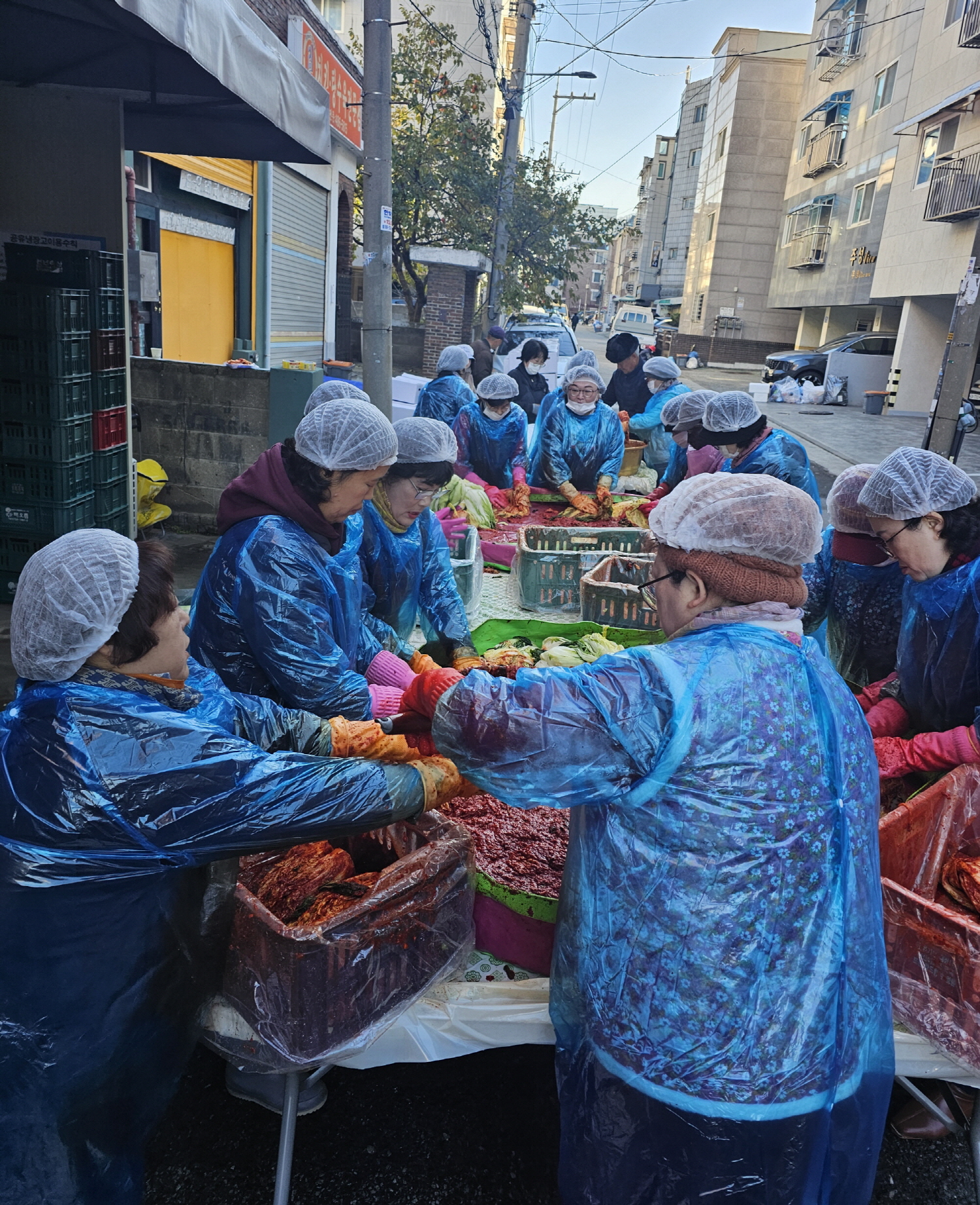 안산시 와동, 희망마을만들기추진협의회에서 김치 100박스 기탁받아