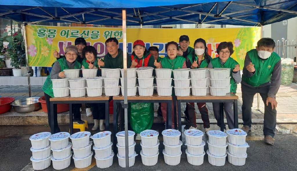 안산시 일동 새마을지도자협의회, 어려운 이웃에 김치 100박스 나눔