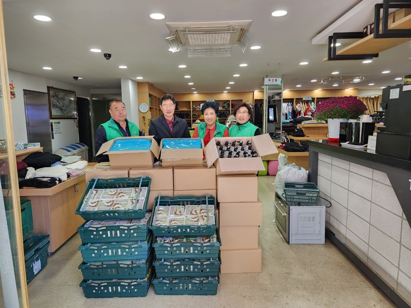 새마을지도자안산시협의회, 안산열린교회로부터 후원물품 기탁받아