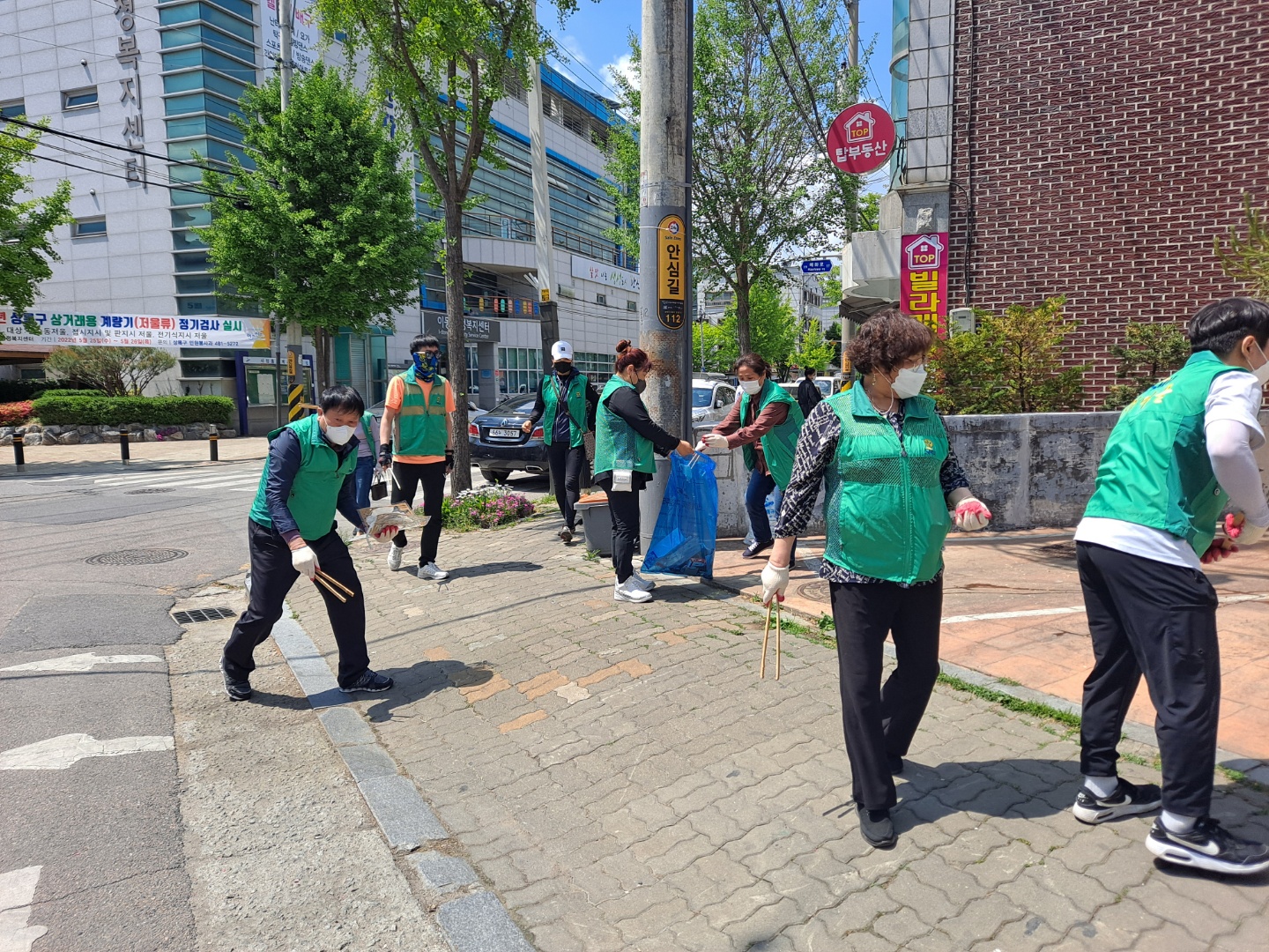 안산시 이동 새마을협의회, 줍깅데이 행사 진행