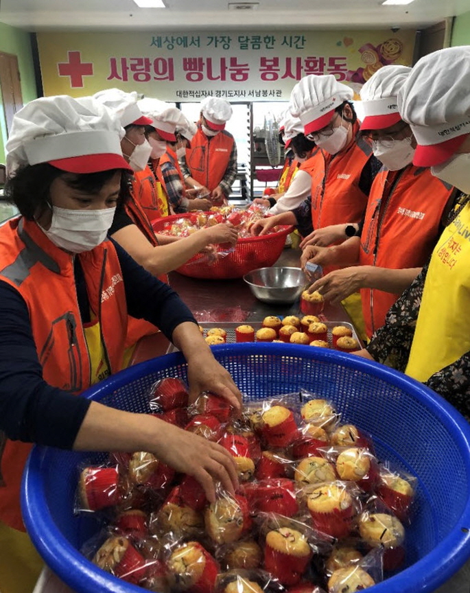 안산시 호수동 지역사회보장협의체, 사랑으로 만든 빵 나눔