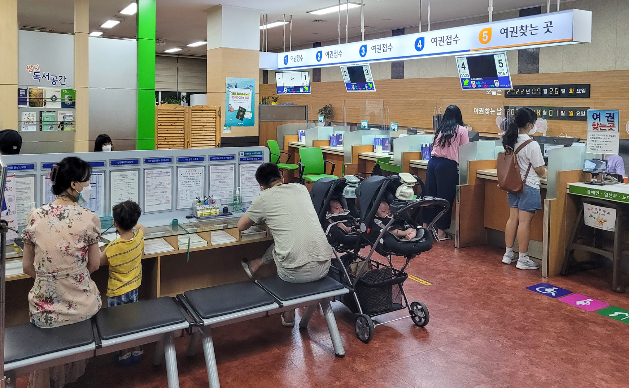 안산시 화요일 야간 여권민원실, 시민들에게 큰 호응