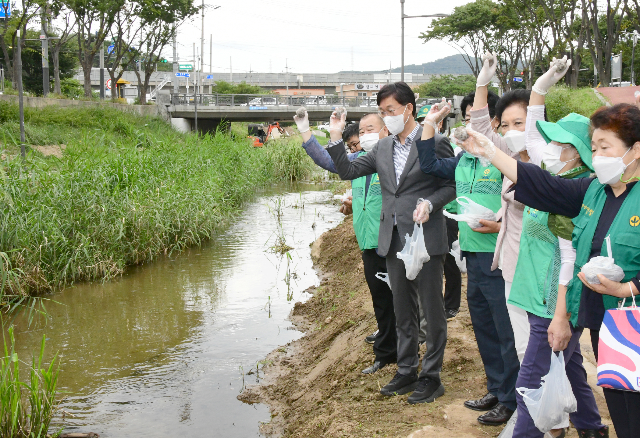 안산시 새마을회, 생태하천 복원운동 실시