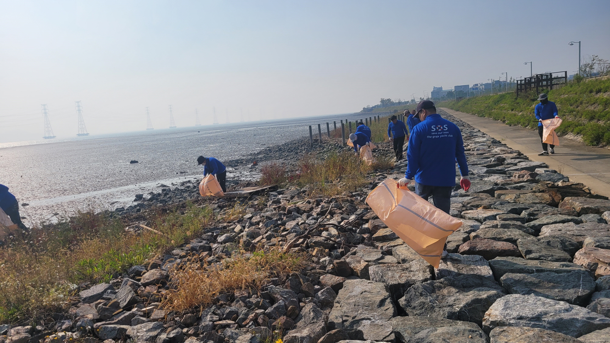 안산시, (사)경기해양레저협회와 시화MTV 공유수면 연안정화활동 실시