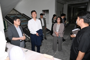 이민근 안산시장, 원곡중 화재 현장 점검…“학생 안전이 최우선”