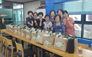 안산 비전교회, 와동 어르신 위한‘사랑의 꾸러미’활동 전개