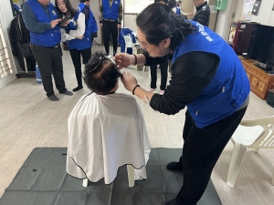 안산시 성포동 바르게살기위원회, 경로당 이미용 봉사활동