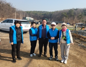 안산시 누리봄 봉사단과 성포동 바르게살기위원회, 봄감자 파종 추진