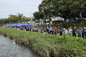 안산시 고잔동 주민자치회, 화정천 소확행 축제 성황리에 마무리