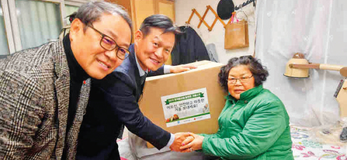 한국마사회, 독거노인 돕고 안산시 골목경제도 돕다