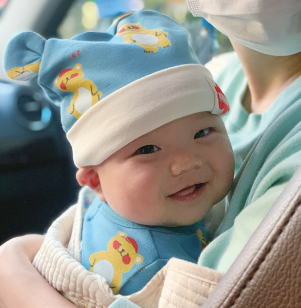 헤헤 잘 웃는 우리 헤보