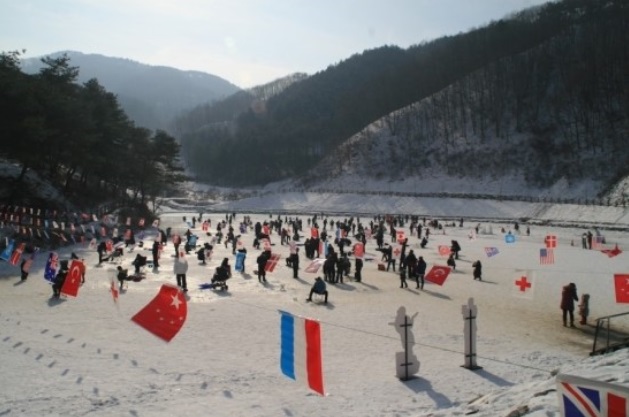 “어서와, 빙어는 처음이지?”외국인 빙어낚시 체험단 모집